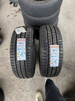 Ford Transit Dvě nové zimní pneumatiky