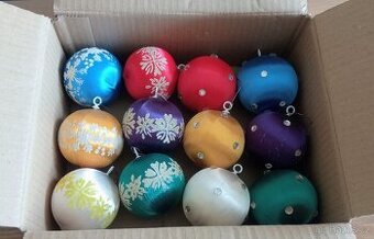 RETRO VÁNOČNÍ OZDOBY NIŤOVÉ A TŘPYTIVÉ SADA 180KČ