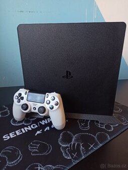 PlayStation 4 + DualShock 4