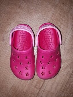 Dívčí pantofle F&F vel. 23-24