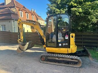 Cat 302.7D Minibagr 3T s naklápěcí hlavou