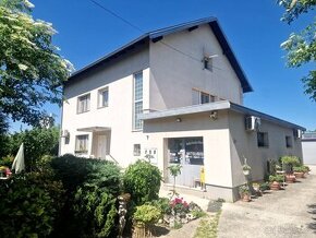 Rodinný dům s autodílnou / Chorvatsko / Zagreb