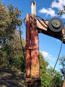 Mercedes Unimog hydraulická ruka