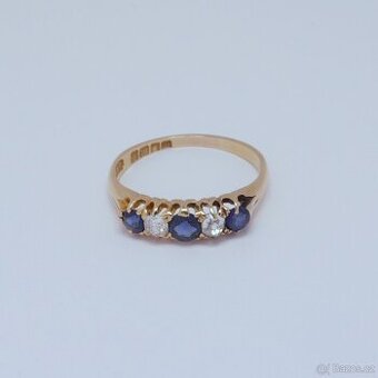 Zlatý prsten se safíry a diamanty