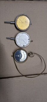 Meřící budíky a voltnetr