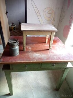 Stul, stolička, konev na mléko