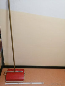 Chiron - mechanický kartáč. domácí potřeby. mechanický kartá