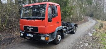 MAN L2000 hákový nosič kontejnerů