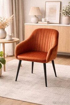 Nová  skoricová jídelní  křesla