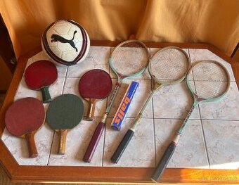 Retro rakety, pálky, míč