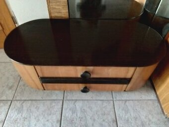 Prodám starožitnou komodu