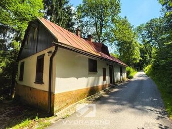 Chalupa 6+kk (149 m2), pozemek (152 m2), Dolní Dvůr,  okr. T