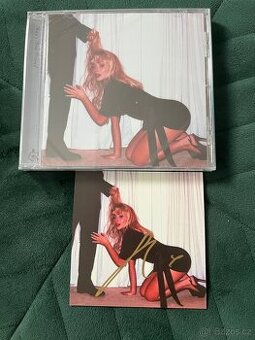 CD + PODPIS SABRINA CARPENTER