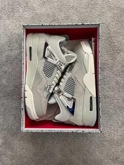 Jordan 4 Retro Frozen Moments