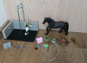 Sada Schleich - ošetřovatelka koní, kůň a doplňky - 16 ks