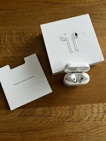 Apple sluchátka - AirPods
