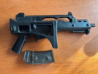 Airsoftová zbraň , komplet za 5,500kč.