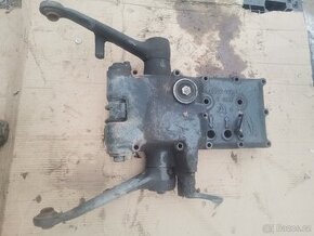 Víko hydrauliky Zetor - 1