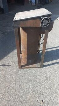 Kamna na olej s ventilátorem.