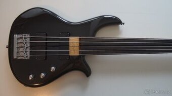 Palmer B-05 Fretless Bass Guitar - 1