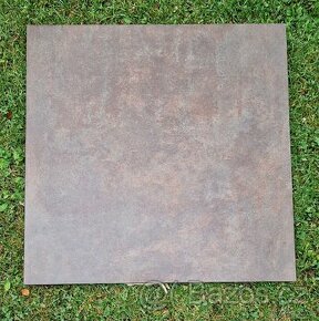 Dlažba 60x60 cm, mrazuvzdorná, cca 14 m2