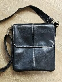 Tmavá taška crossbody 25 x 23 x 6 cm