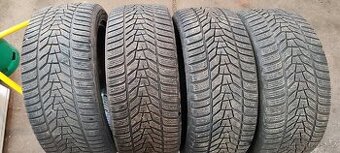 Zimní pneumatiky Hankook 245/45R18 100 V 7,00mm DOT 2022
