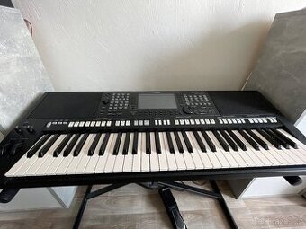 Yamaha PSR-S775 - 1