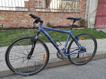 Trekové kolo FELT
