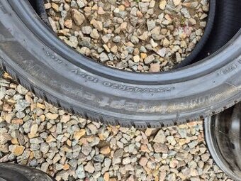 255/45r20 - 1