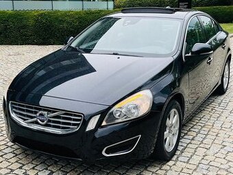 Volvo S60 2.0D3 120KW 5VÁLEC AUTOMAT VÝHŘEV SENZORY TAŽNÉ