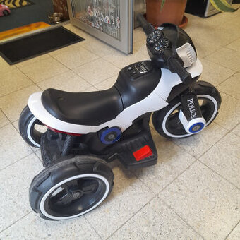 Prodám Elektrická motorka tříkolka - jako nová