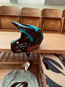 Helma Oneal SL1 Strike