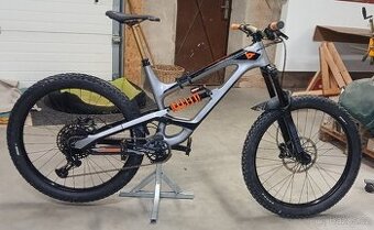Celoodpružené enduro kolo YT Capra  - Pro Race karbonový rám