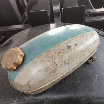 Nádrž S11 Stadion moped