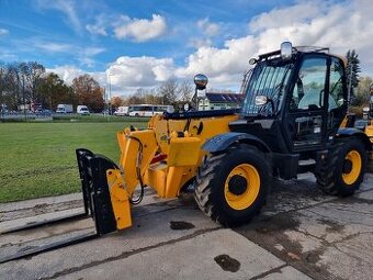 JCB 535-125 klimatizace, vyrovnávání Sway, hydraulické vidle
