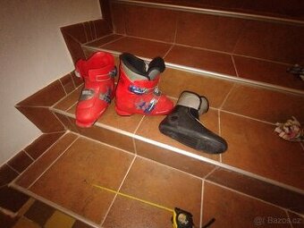 Zachovale dětské lyžařské boty (lyžáky)