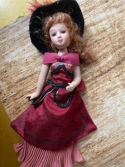 Stará panenka z porcelánu - 20cm