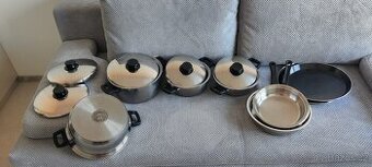 Sada nerezových hrnců