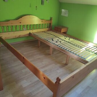 Prodám manželskou postel.