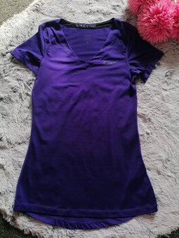 Dámské sportovní tričko Nike