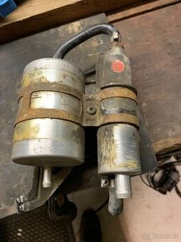 Benzínové čerpadlo na Mercedesy C a 124