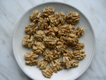 loupané ořechy - - - viz text a foto