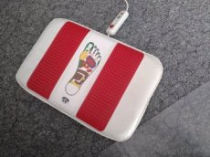 masážní a vyhřívací polštář na nohy i zada