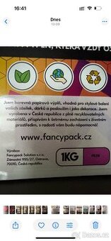 Stylová barevná papírová stylová výplň balíky a darky