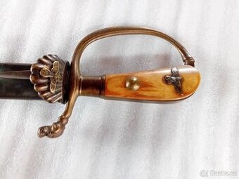 Tesak  , Dyka  nebo  Kordik