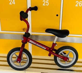 stabilní dětské odrážedlo Chicco Red (2-5 let)