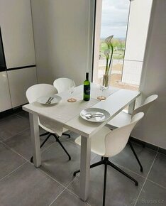 Bílé plastové designové jídelní židle 4x Decoland