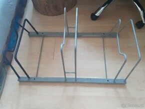 STOJAN NA 3 CYKLISTICKÁ KOLA - VÝROBA NA MÍRU.PŮ.CENA 8400,- - 1