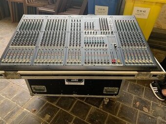 Mixážní pult Yamaha IM8 24